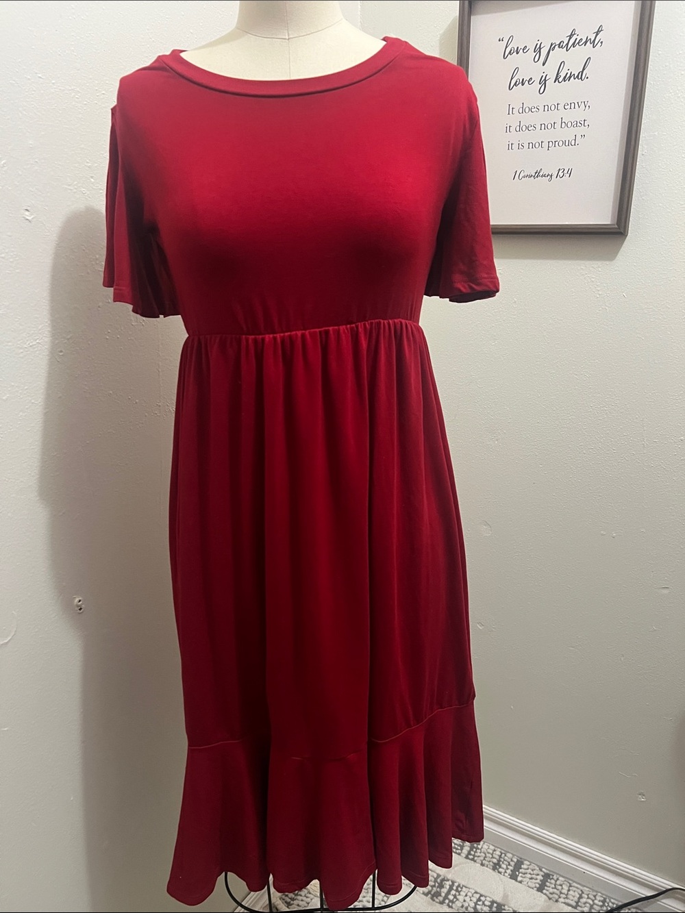 Women's Red Short-Sleeve Midi Dress with Gathered Waist